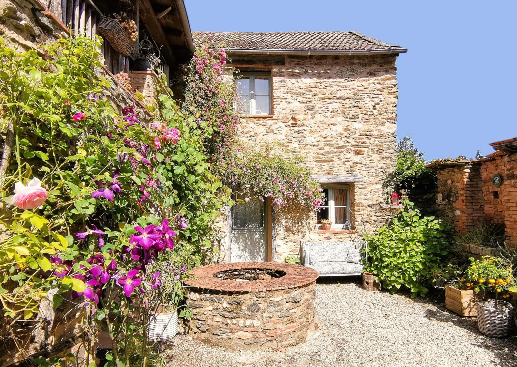 Chambres D'Hotes Le Puits D'Amour Mirandol-Bourgnounac Exteriör bild